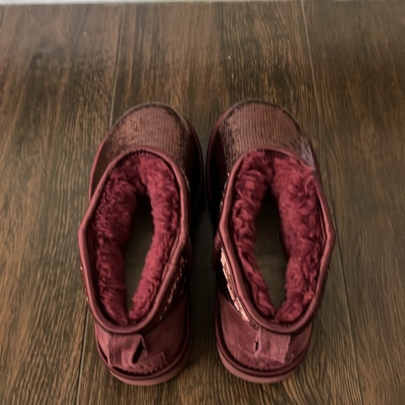 NWT UGG Ultra Mini Boots - Picture 3 of 7